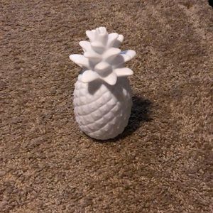 Battery operated pineapple light